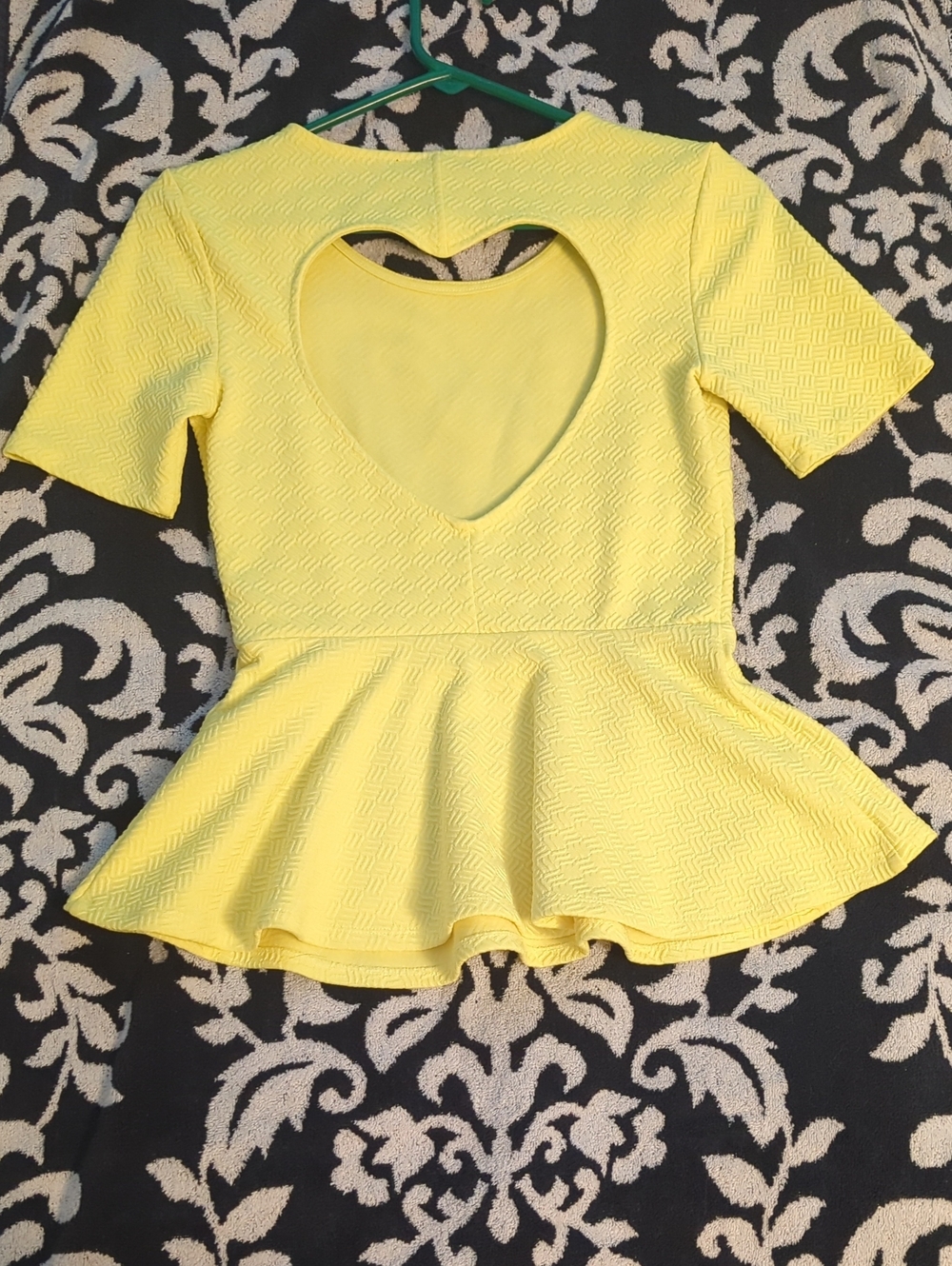 ICONIC Y2K Forever 21 Neon Butter Yellow Heart Cut Out Back Peplum Top S Whimsy